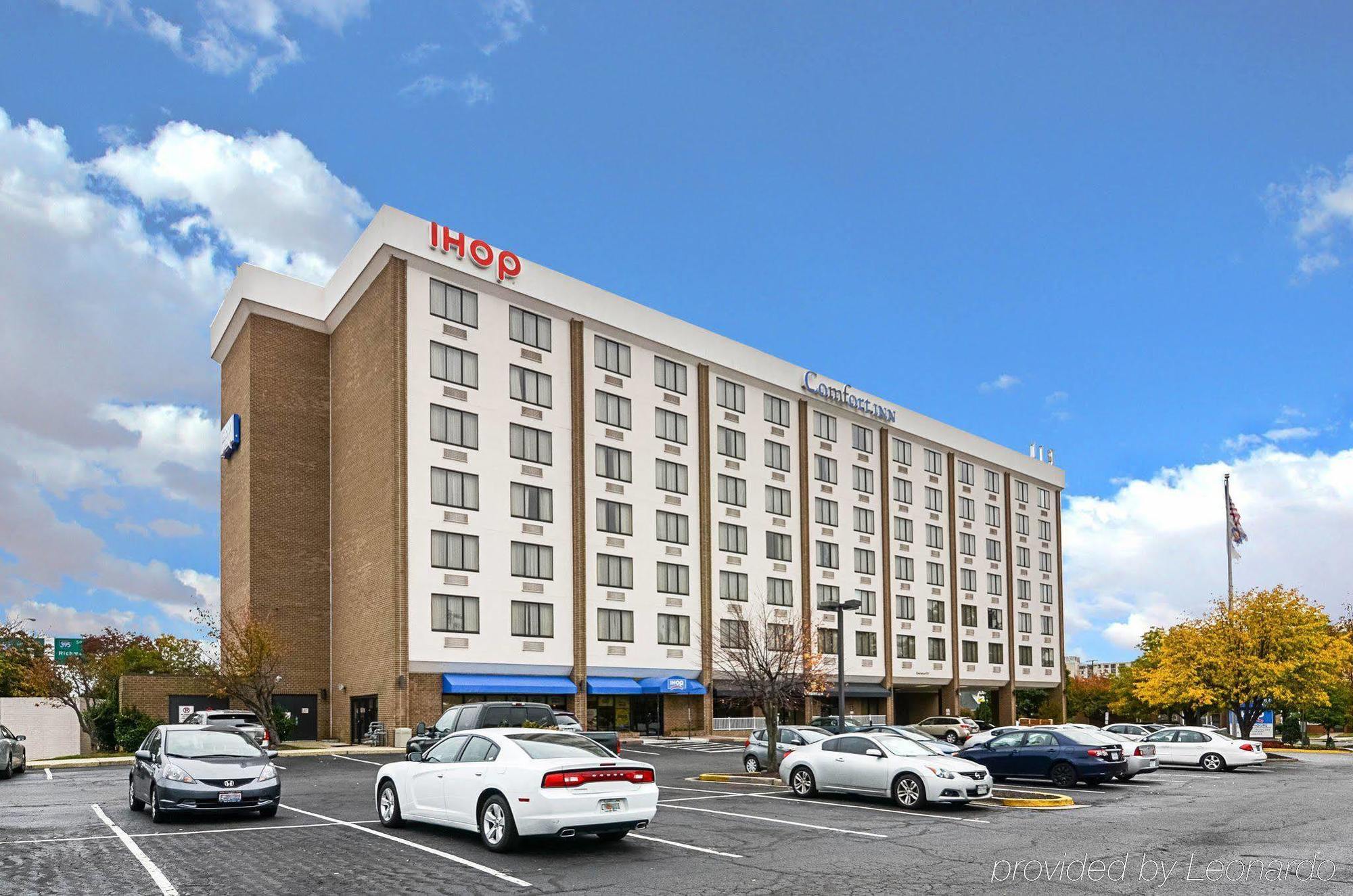 Fairfield Inn & Suites By Marriott Alexandria West/Mark Center Exterior foto